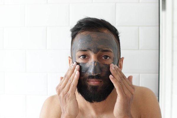 Soins au naturel pour hommes : tendances et astuces